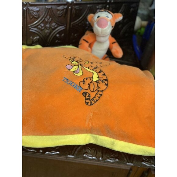 Disney Tigger Plush & Blanket Set - Picture 4 of 7